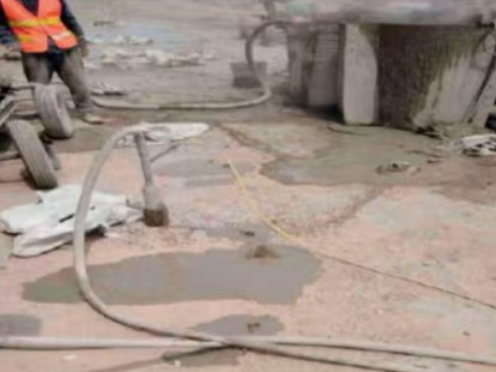 锦屏水泥混凝土路面板底注浆技术 路面脱空注浆整治方案